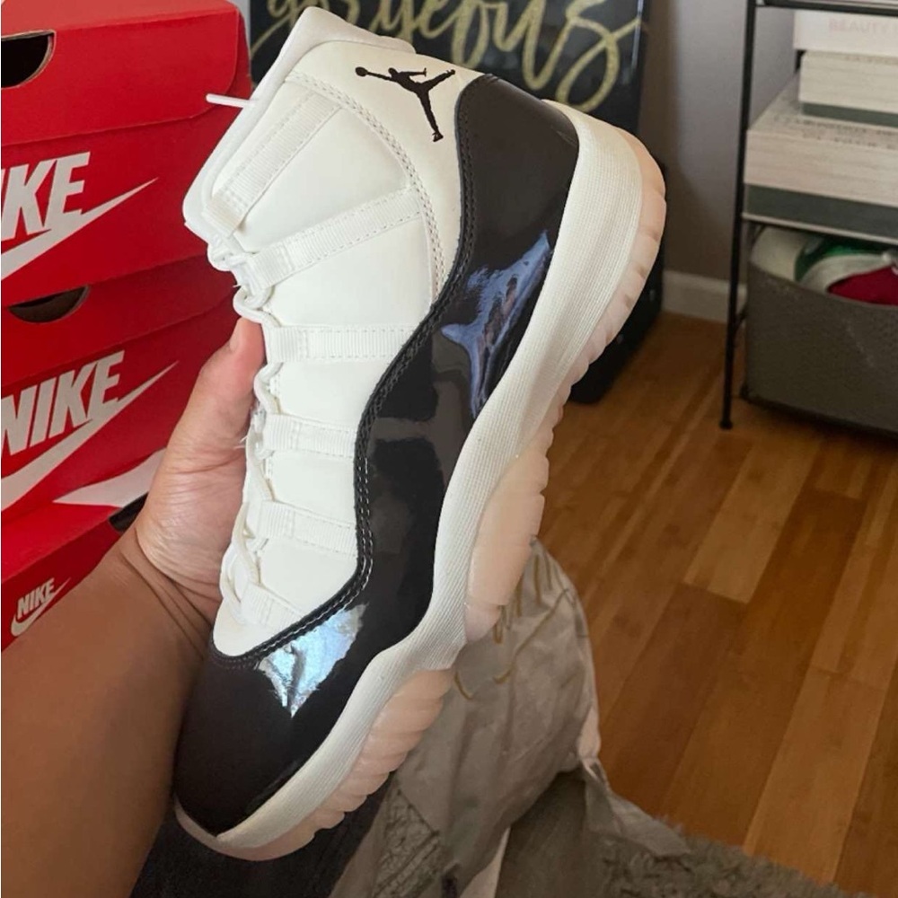 Nike Air Jordan 11 High-Top in Black and White (Neopolitian)
